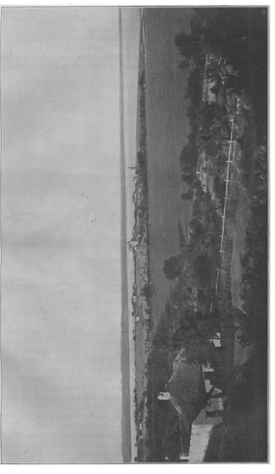 (\ehai KlimmMihály fotográfiájaután),27. ábra. Balaton-Almádi a kertesei magas partokkal a háttérben.