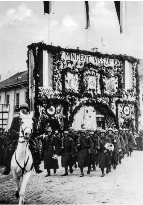 1. kép. Az egri „Dobó István” 14. gyalogezred bevonulása Rozsnyóra,   1938. november 8-án (Babucs Zoltán tulajdona)