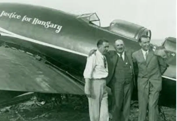 12. kép Endresz György és gépe a Lockheed Sirius 