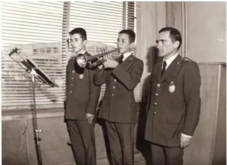 Şekil 40. Askeri mızıka okulunda trompet eğitimi (http://www.bizde.com). 