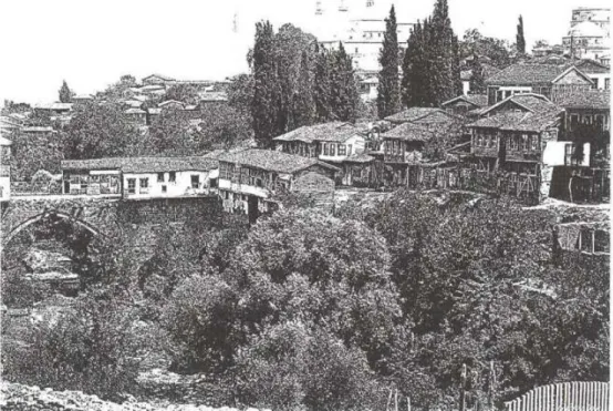 Şekil 4.18 Irgandı Köprüsü’nün fotoğrafı, Fotoğraf: C.Berggren,1880’li yıllar  (Dostoğlu, 2001, s.243)