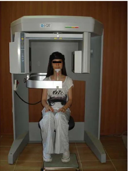 Şekil 17: BT kaydı alınan hastanın tomografi cihazındaki pozisyonu.