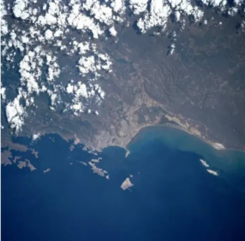 Şekil 4.12 Honk kong   Şekil 4.13 Đstanbul  http://earth.jsc.nasa.gov/sseop/efs/land.htm 