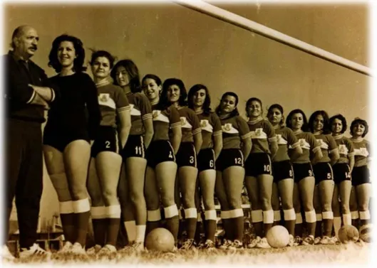 Şekil 2.2: Türkiye’de kurulan ilk kadın futbol takımı İstanbul Kız Futbol Takımı 
