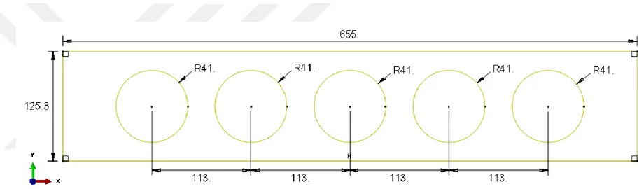 Şekil 3.3: Kiriş ve üzerinde bulunan hafifletme deliklerinin başlangıç tasarımındaki boyutları (Kalınlık = 2 mm)