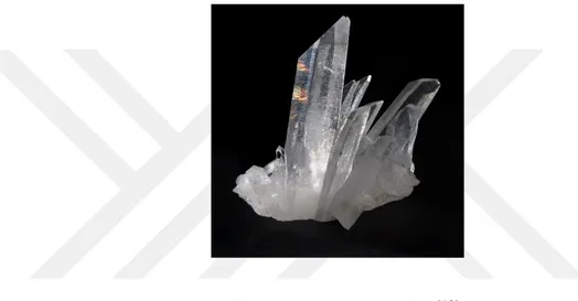Şekil 1.3. Kuvartz kristalleri [13] . 