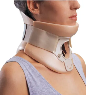 Şekil 12. Servikal collar uygulaması 