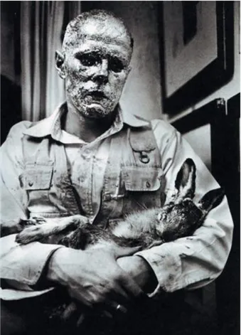 Şekil 3.6.: Joseph Beuys, Joseph Beuys, ‘’Ölü Bir Tavşana Resimleri Nasıl  Açıklarsınız’’,1965 