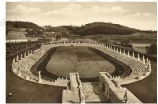 Şekil 4.7: Foro Mussolini’de törenlerin yapıldığı heykelli stadyum (URL18) 