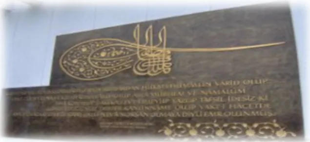 Şekil 1.1 Ankara TSE binası duvarındaki yazı (Anonim, 2008). 