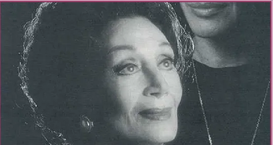 Foto ğ raf 3: Maria Callas (Yıldız Kenter) 
