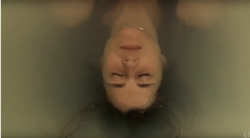 Figure 3.8 Stephanie’s self-reflexive scene in the bathtub. 