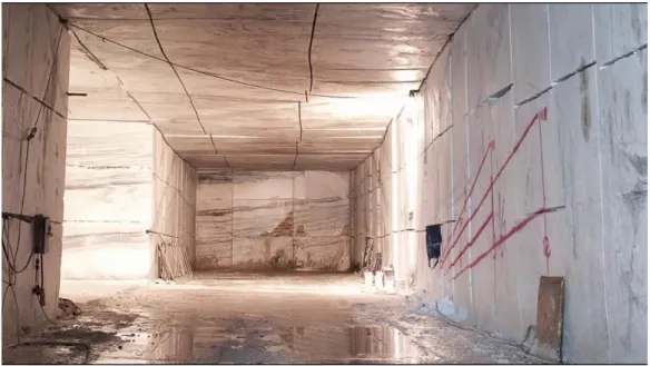 Şekil 2.8. Oda-topuk yöntemi ile çalışan bir yeraltı mermer ocağı (Youtube, 2018).