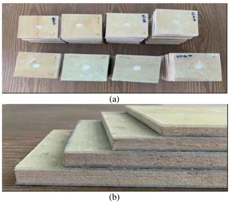 Şekil 2. (a) Darbe test numuneleri (b) Farklı kalınlıktaki balsa çekirdekli sandviçler 