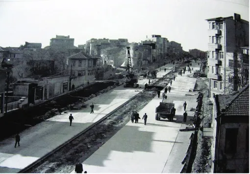 Şekil 18. Fevzipaşa Caddesi düzenlemesi, 1957 (Encümen Arşivi)