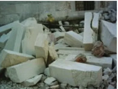 Şekil 10. Edirne Saatli Medresesinin restorasyonu için  Urfa’dan getirilen taşların Edirne’nin hava koşullarında  dona maruz kalmasıyla oluşan kılcal çatlaklar, büyük parça 
