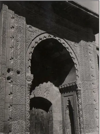 Şekil 5.2: Sırçalı Medresenin Taç Kapısı, Konya (Ali Saim Ülgen, ?)