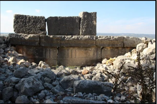 Fig. 3. Yeniyurt Kale. Tapınak Mezar. Ön Cephe. 