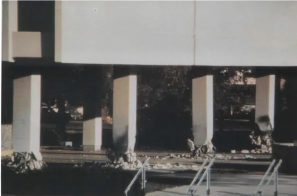 Şekil 1.18. Imperial County belediye binası zayıf kat hasarı, 1979 Imperial County depremi, M = 6,4  (Tezcan ve ark., 2007)  