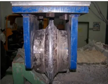 Şekil 3: LCM kaya kesme deneylerinde kullanılan 432 mm CCS tip disk keski  (432 mm CCS type disc cutter used for LCM rock  cutting tests) 