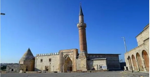 Şekil 1. Eşrefoğlu Cami‘nin dıştan görüntüsü 