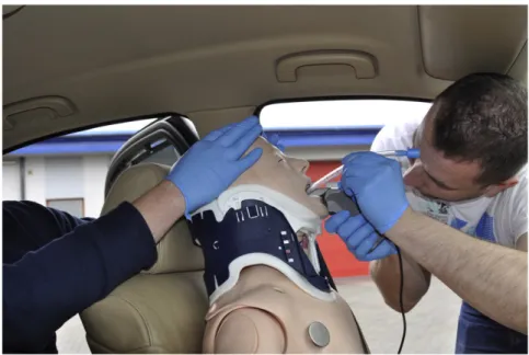 Fig. 1. Intubation face-to-face when manikin was trapped in vehicle.