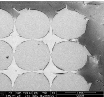 Figure 3.11: SEM image of an unsuccessful liftoff process. The metal was de- de-formed producing abrupt edges and enlarged radius.