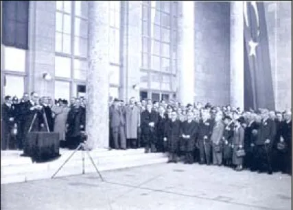 Figure 4.3 - A view from the opening ceremony  (T.C.D.D. , 1937/2006, p. 27) 