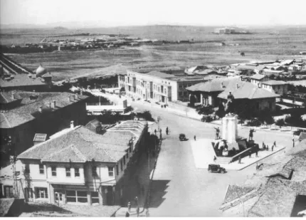 Figure 7.1. The Victory Monument, marking the center of the new capital and overlooking the construction of modern Turkey
