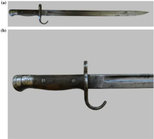 FIGURE 1.  (a) Patt. 1907 bayonet with hooked quillon and without clearance hole, (b) Close-up of  hilt of Patt